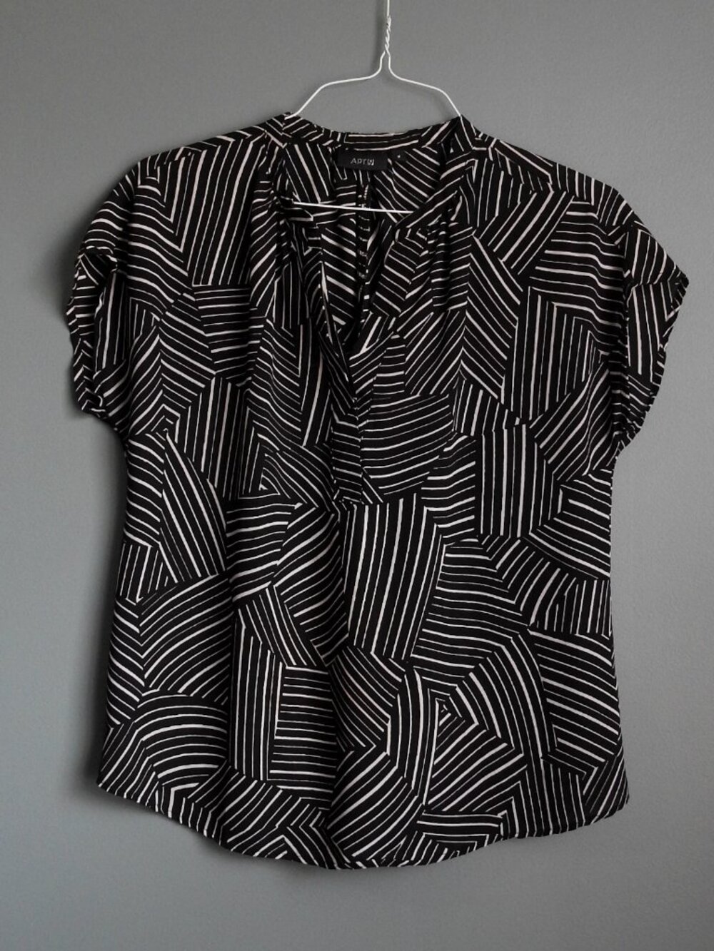 Apt. 9 Flowy Business Top, Black & White Striped - Size Medium